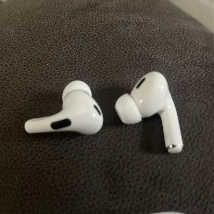 Apple AirPods Pro 2（エアーポッズ プロ 2） MagSafe充電ケース（USB-C）付き ワイヤレスヘッドフォン MTJV3J/A photo review